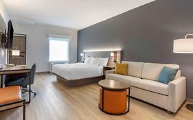 Comfort Inn & Suites Newark Liberty International Airport